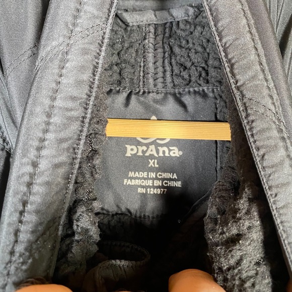 Prana Diva Vest Diagonal Zipper Black Quilted Sherpa Lined Size XL - Picture 4 of 7